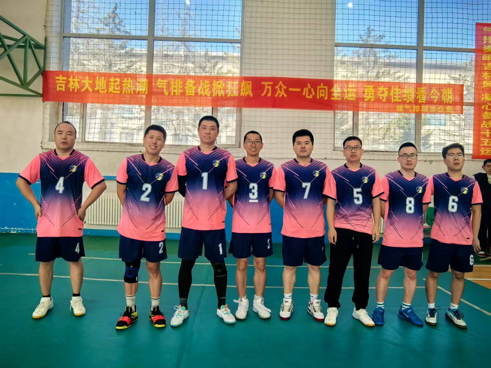 俱乐部联赛全力备战，球员团结一心肩负责任的简单介绍