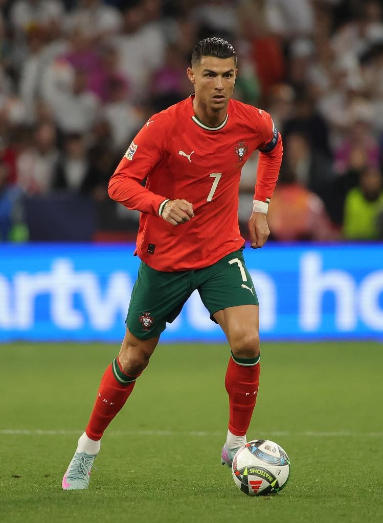 爱游戏网页版-葡萄牙队在欧国联比赛中一路高歌猛进，成为黑马的简单介绍