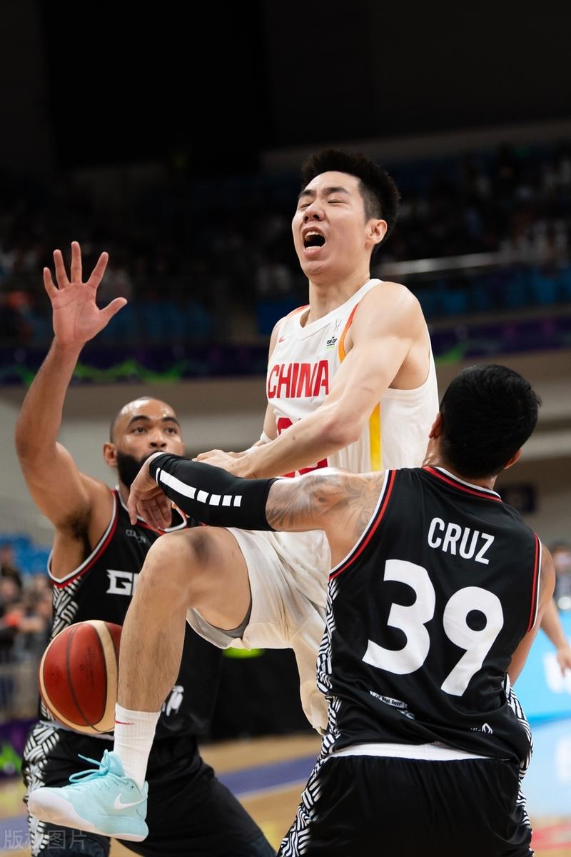 亚洲球员在比赛中突破关键时刻 亚洲球员在比赛中突破关键时刻