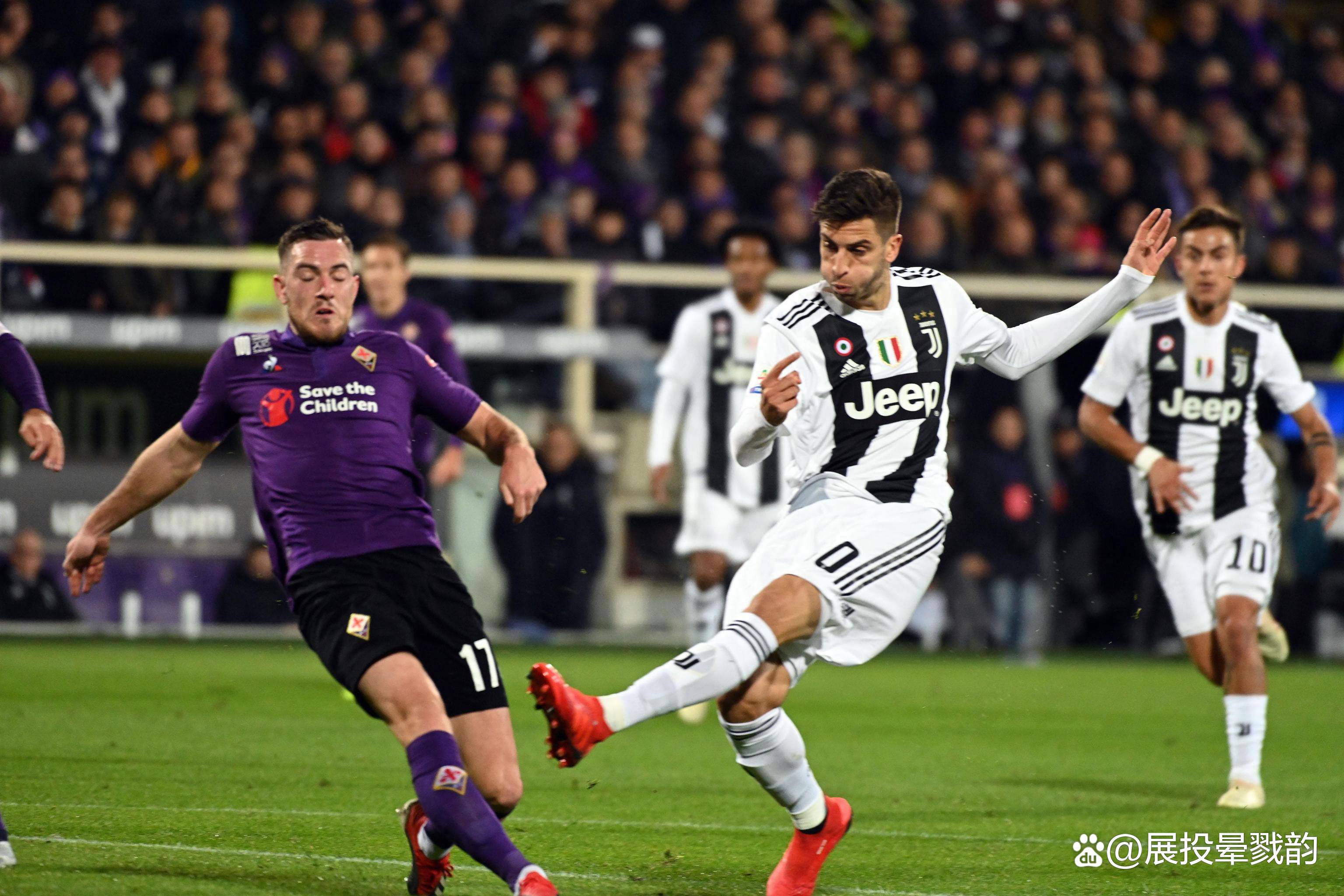 包含尤文图斯主场艰难取胜，目标仍是冠军的词条