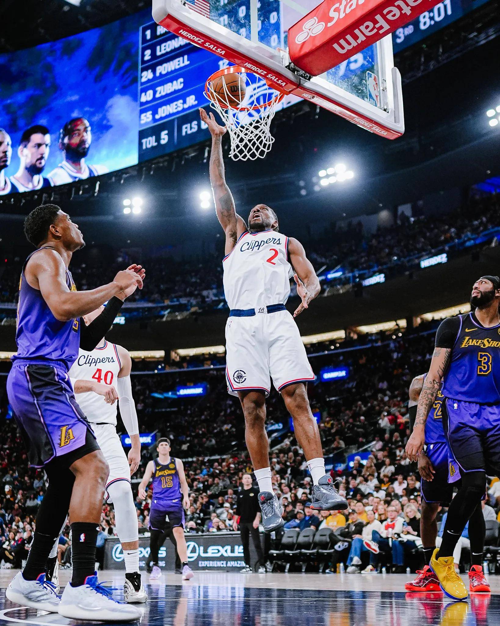 爱游戏在线-步行者不敌快船，遭遇连败