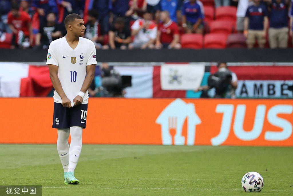 匈牙利与斯洛伐克互有攻防，激烈对抗