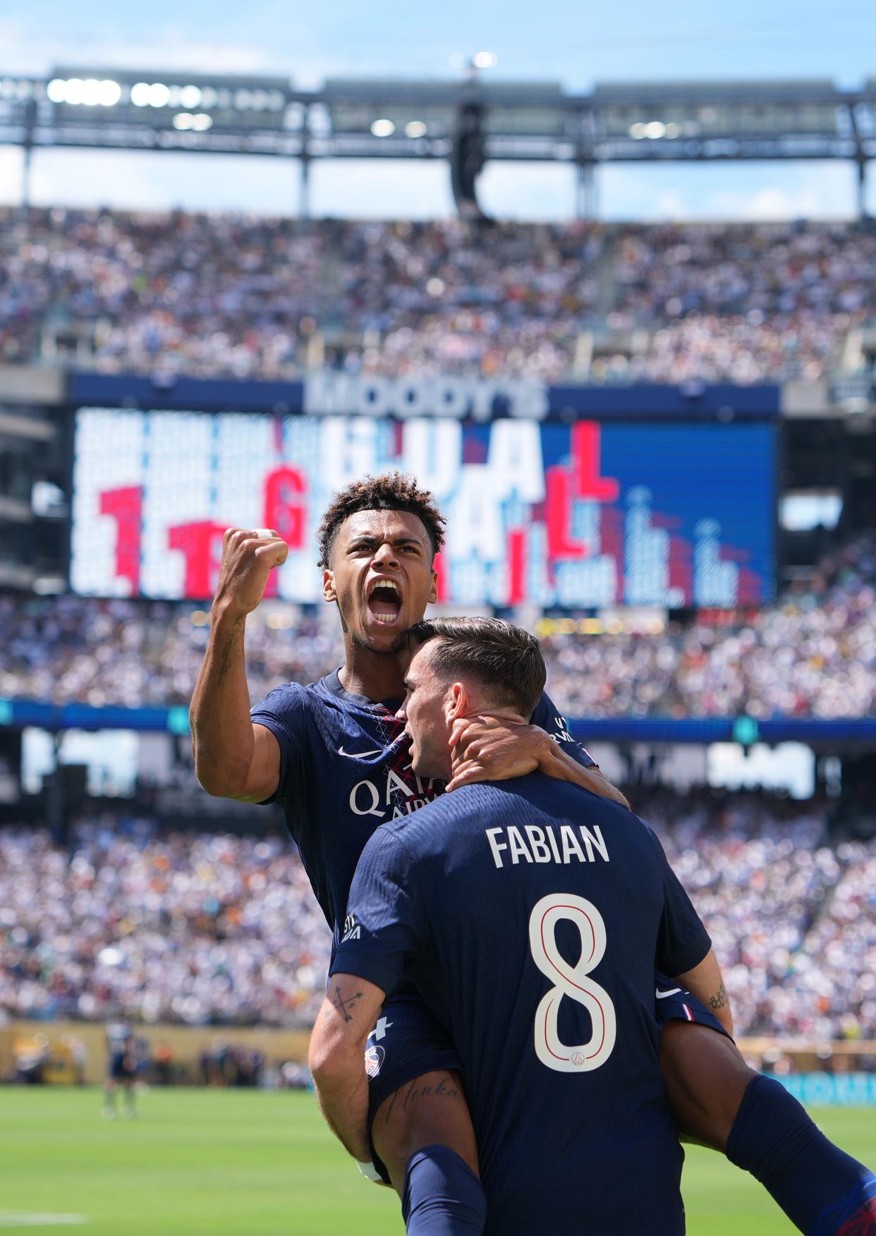 欧洲联赛巴塞罗那队对阵巴黎圣日耳曼队