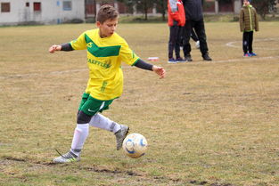 爱游戏官网-青岛黄海客场斩获胜利，排名节节攀升